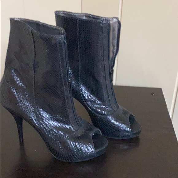 Black Leather Booties, size US:6,5 EU:37 - Picture 3 of 6